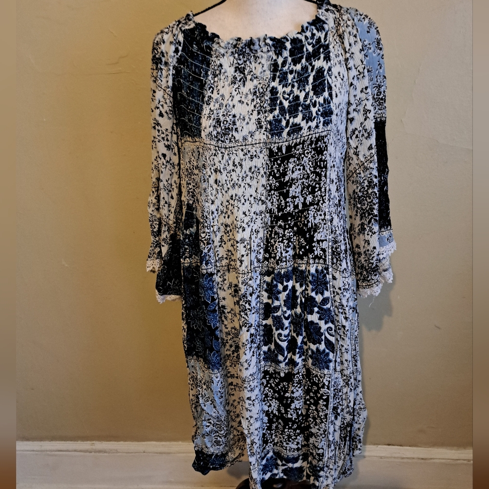 Lola P Size small dress.